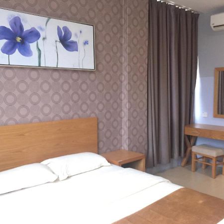 Residence 21 Boutique Inn Miri Esterno foto