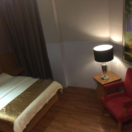 Residence 21 Boutique Inn Miri Esterno foto