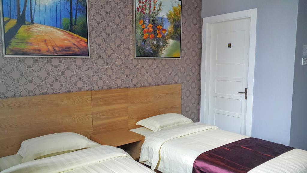 Residence 21 Boutique Inn Miri Esterno foto