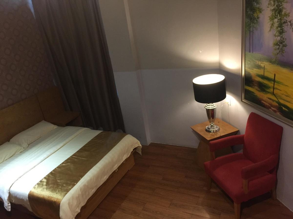 Residence 21 Boutique Inn Miri Esterno foto